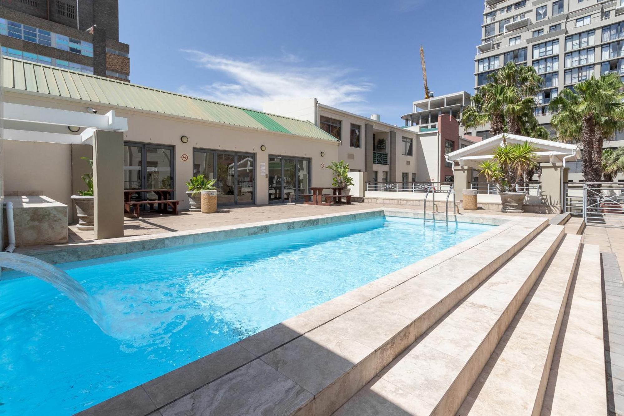 The Square 135- Studio With Free Parking, Pool & Gym Access Apartment Cape Town Exterior photo