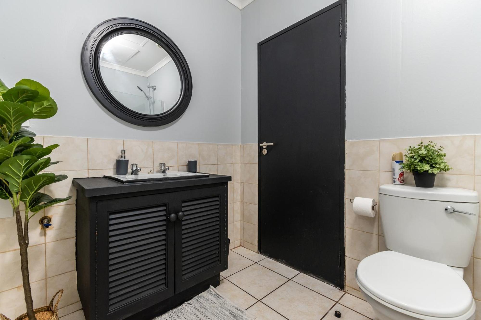 The Square 135- Studio With Free Parking, Pool & Gym Access Apartment Cape Town Exterior photo