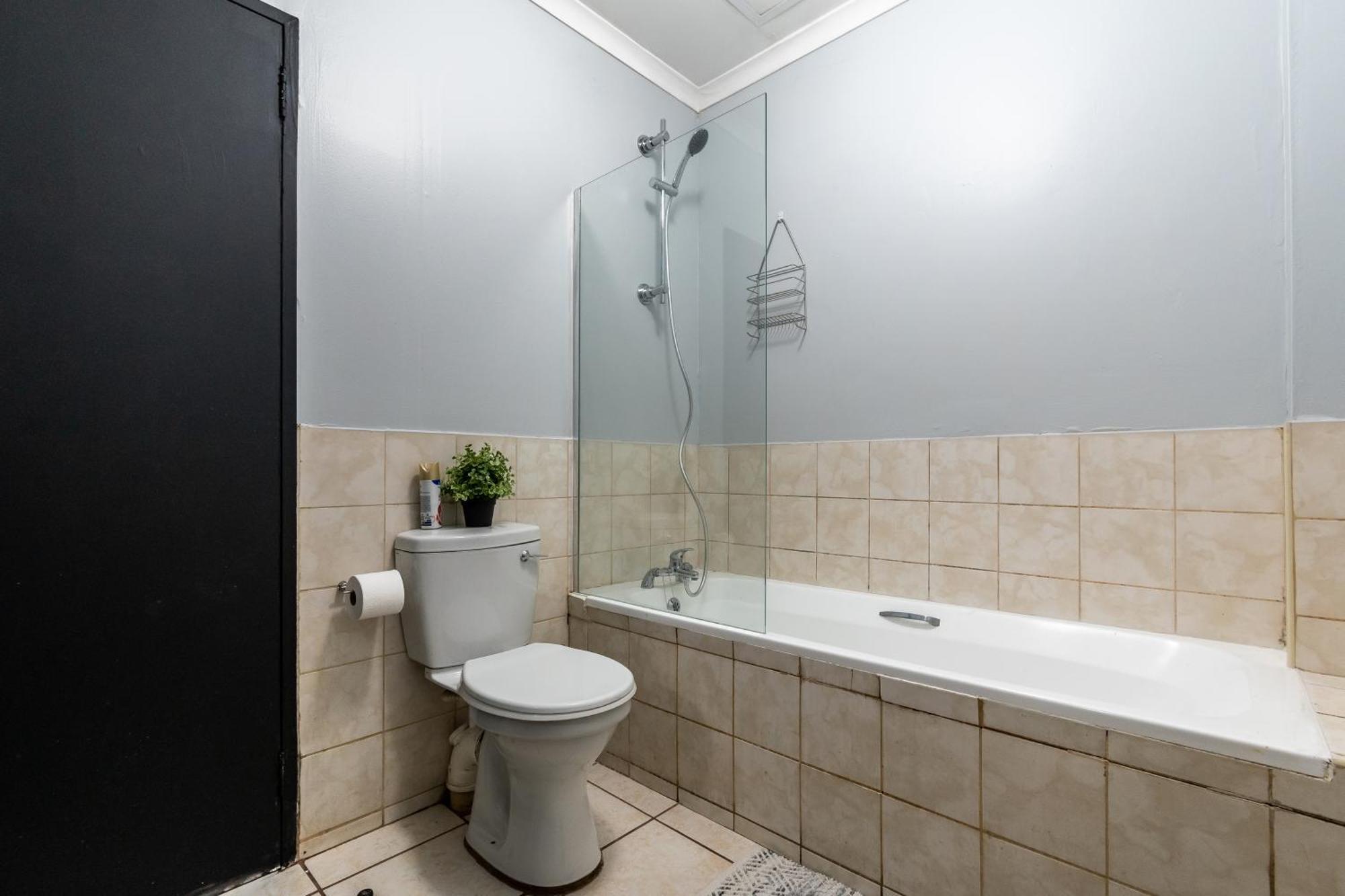 The Square 135- Studio With Free Parking, Pool & Gym Access Apartment Cape Town Exterior photo