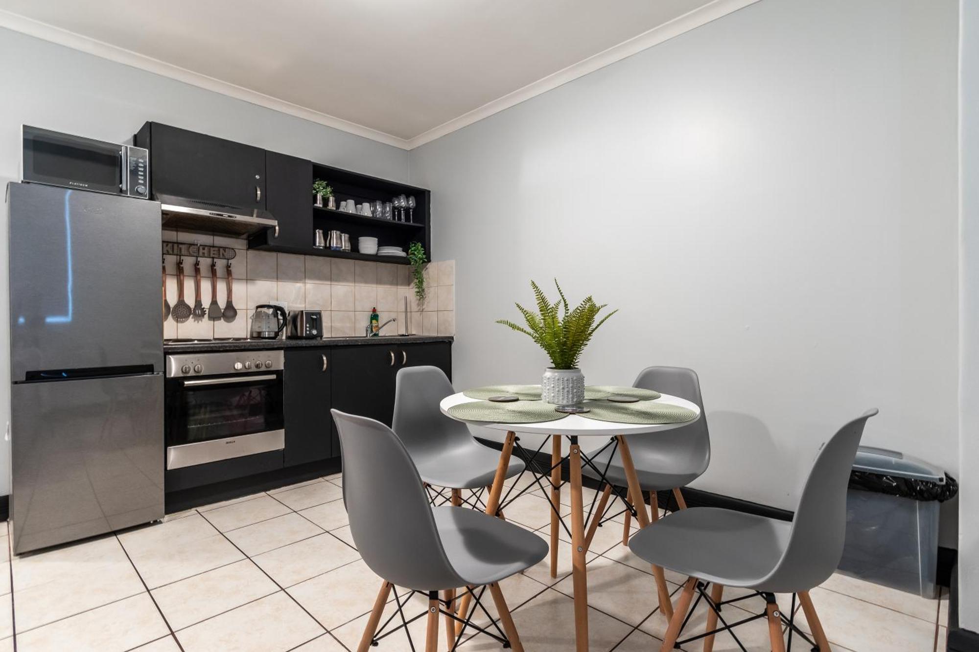 The Square 135- Studio With Free Parking, Pool & Gym Access Apartment Cape Town Exterior photo