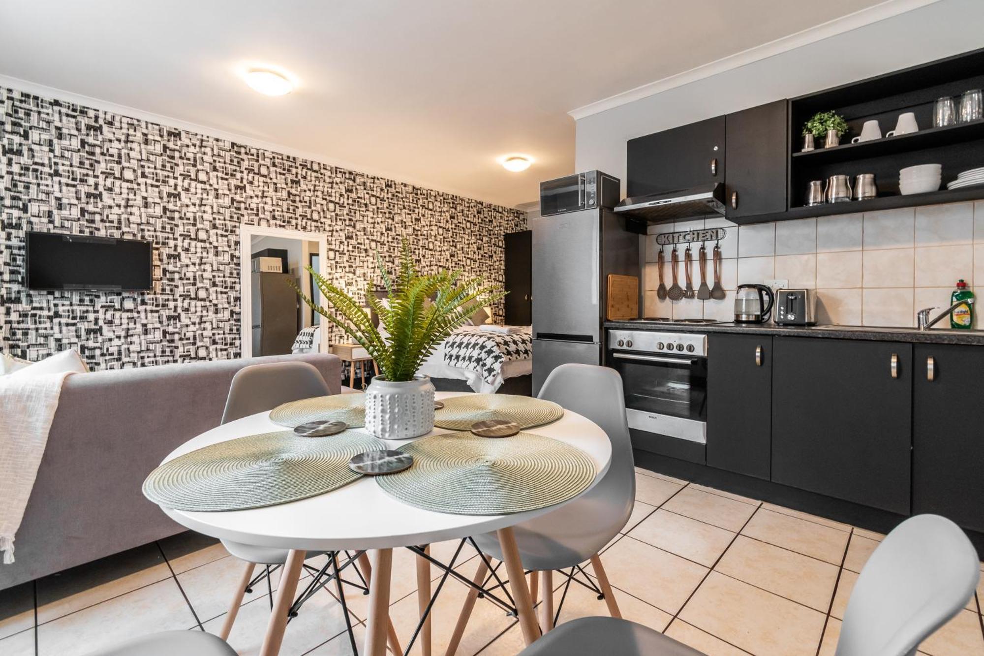 The Square 135- Studio With Free Parking, Pool & Gym Access Apartment Cape Town Exterior photo