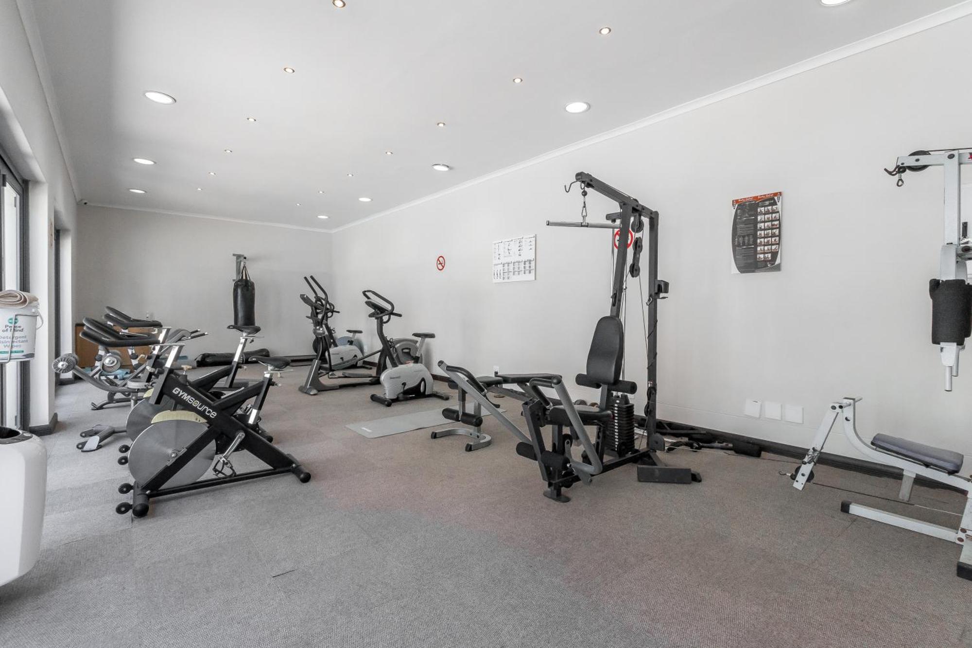 The Square 135- Studio With Free Parking, Pool & Gym Access Apartment Cape Town Exterior photo