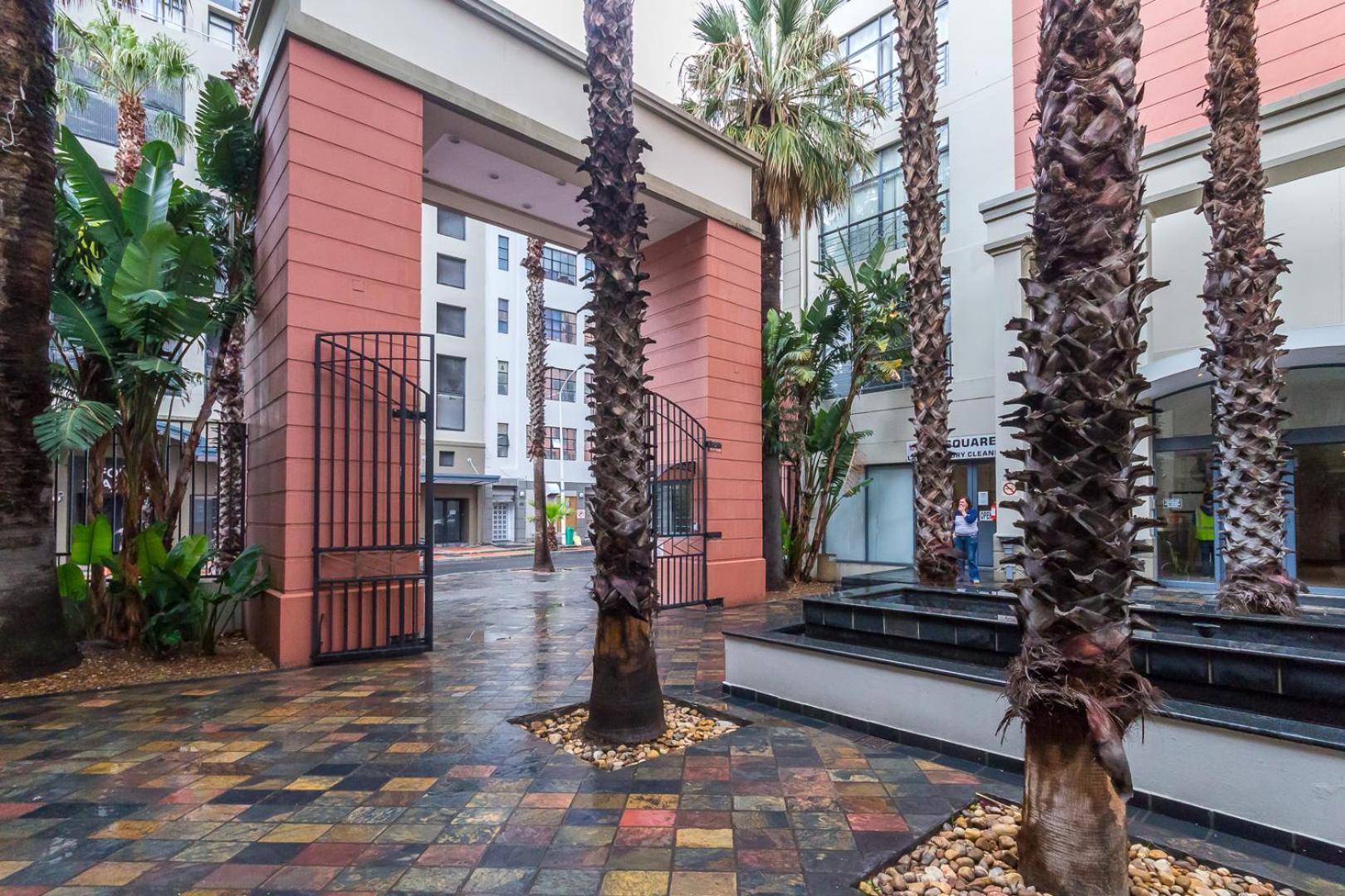 The Square 135- Studio With Free Parking, Pool & Gym Access Apartment Cape Town Exterior photo