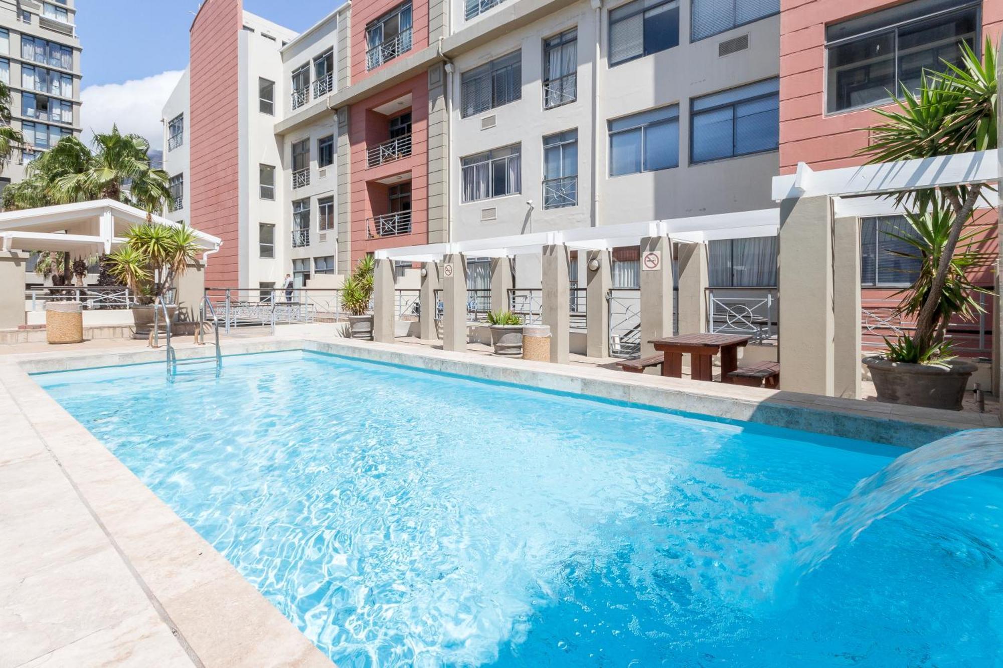 The Square 135- Studio With Free Parking, Pool & Gym Access Apartment Cape Town Exterior photo